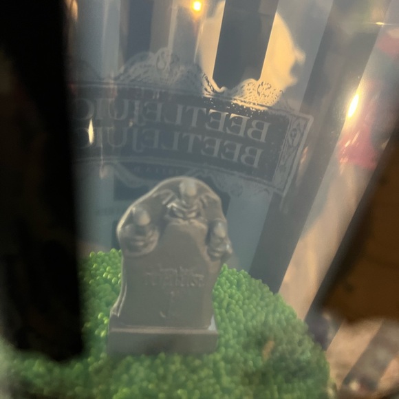 Beetlejuice Beetlejuice plastic graveyard popcorn bucket - Picture 2 of 3